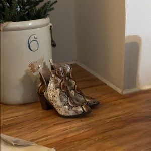 Closet Purge Cute Snake Skin Ankle Booties Size 6